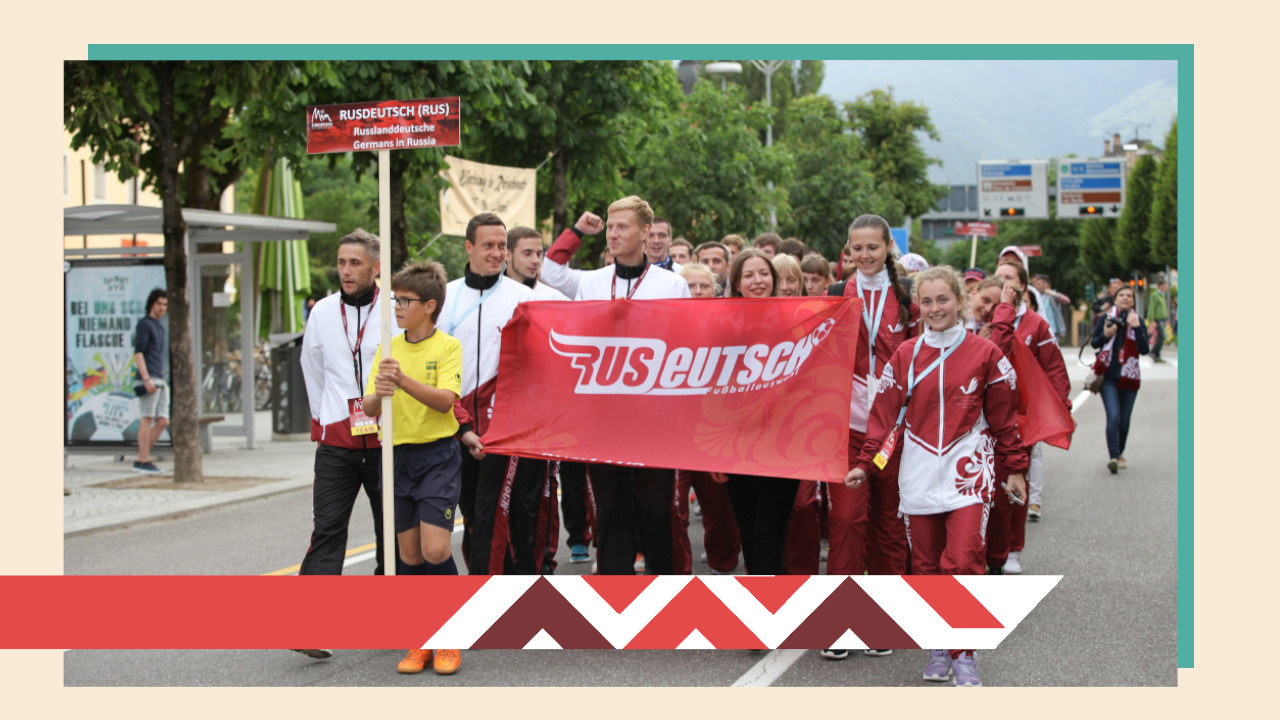 Fußballmannschaft „RusDeutsch“ währen der Fußballeuropameisterschaft der autochthonen Minderheiten Europeada, Südtirol, 2016